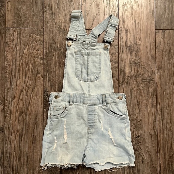 Classic Overall Jean shorts. - Picture 1 of 1
